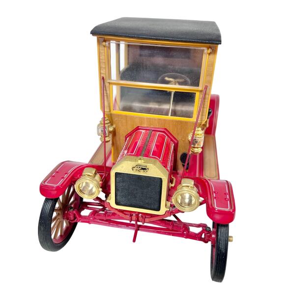 Franklin Mint 1913 Ford Model T Miller Beer Truck Barrels 1:16 Scale Red 1997 - Picture 3 of 16